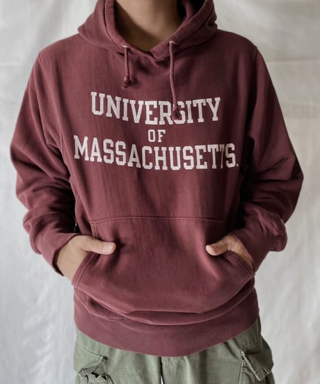 【USED】   Champion Reverse Weave Hoodie UNIVERSITY OF MASSACHUSETTS/211007-049