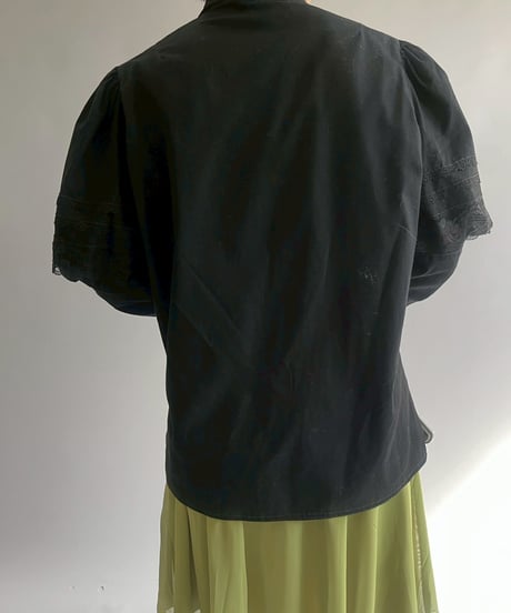 【USED】 Lace Pattern Sleeve Design Blouse  /251012-005