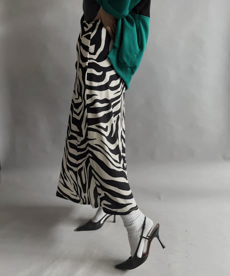 【USED】 Zebra Patterned Long Skirt / 230415-036