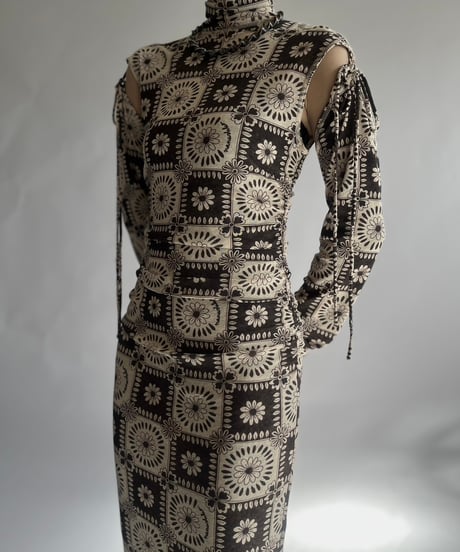【USED】 Flower Patterned Sleeve Convertible Tight Long One-Piece /241130-003