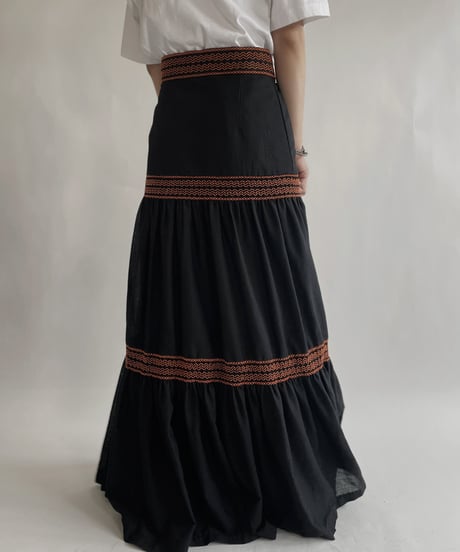 【USED】 Embroidered Flare Long Skirt / 220611-003