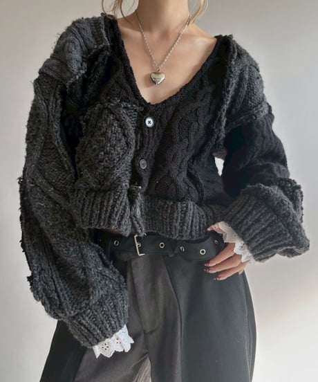 【RE;CIRCLE】 RE Aran Knit Patchwork Lace Collar Cardigan / Black × Charcoal / 251106-003