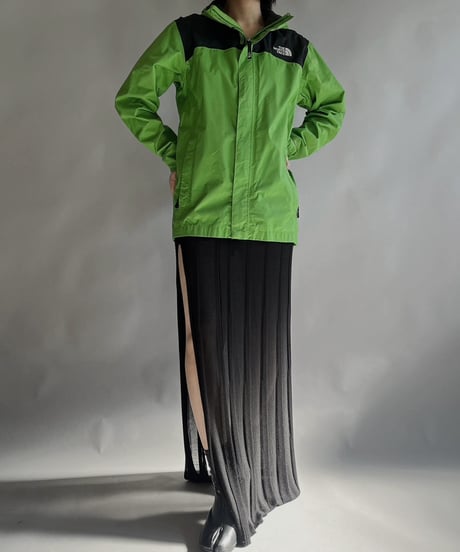 【USED】THE NORTH FACE Mountain Jacket /240113-030