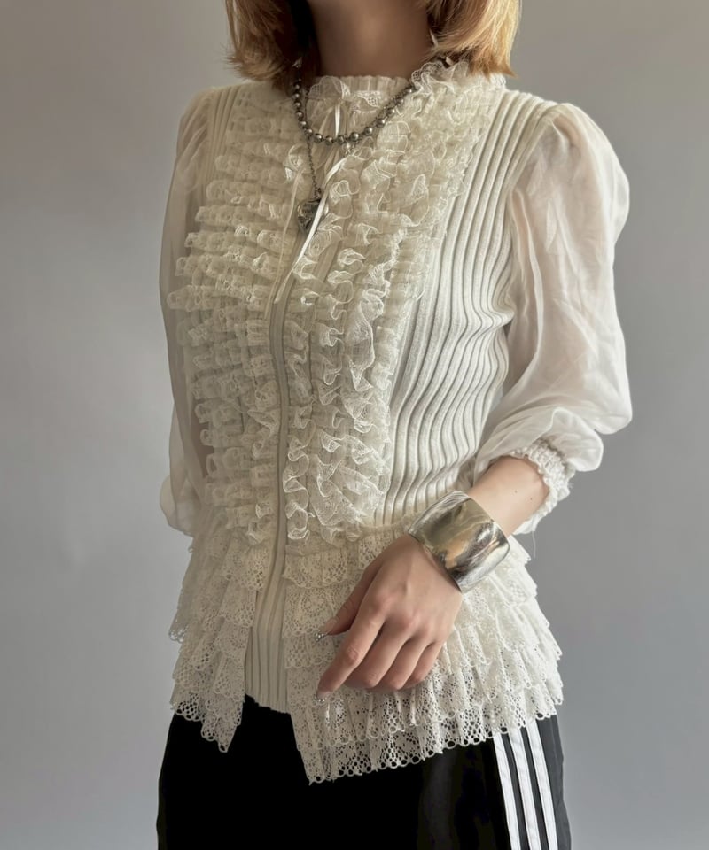 新品未使用タグ付き　FRILL V NECK KNIT TOPS USED】 Sheer frill knit top / 250913-008 | THE