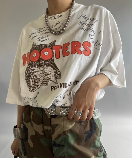【USED】 Made in USA 90's HOOTERS T-Shirt /240824-033