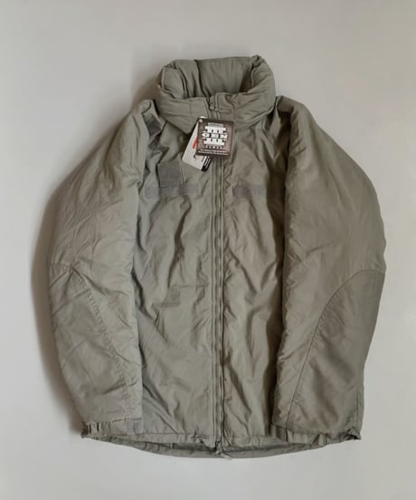 The Tiny Shop byMORIリメイクミリタリージャケットクロップド The Tiny Shop byMORIリメイクミリタリージャケットクロップド THE