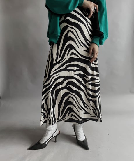 【USED】 Zebra Patterned Long Skirt / 230415-036