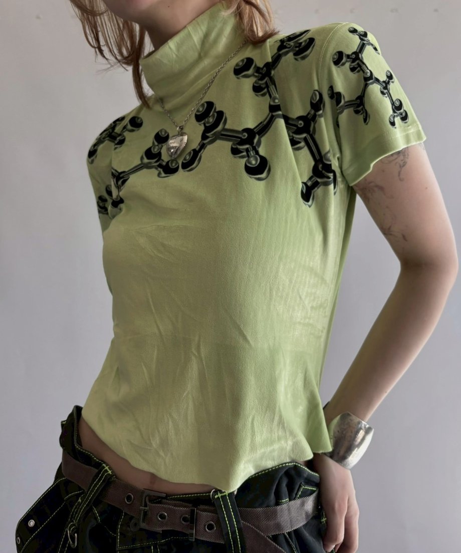 68f0903141d565afd5bf18b1