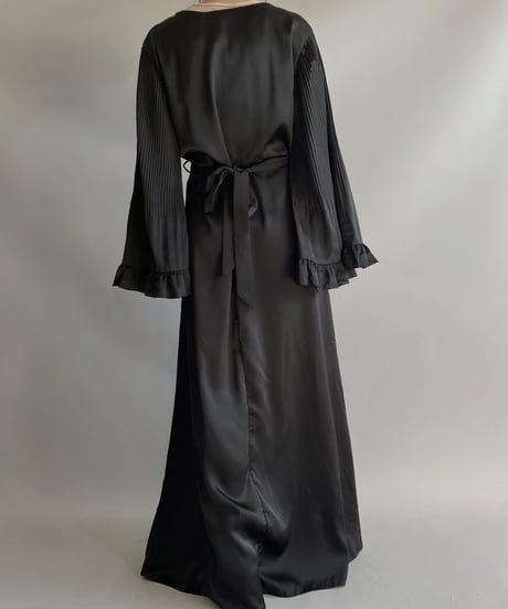 【USED】 Poly Long One-piece Pleats Sleeve / 2301112-003