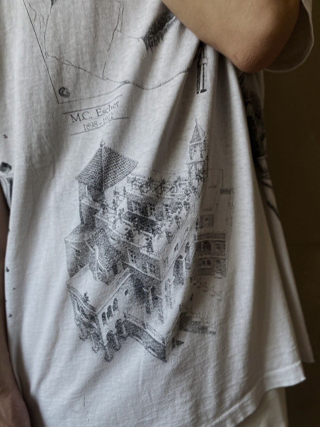 USED】 Made in USA M.C.Escher Art T-shirt /23 USED】 Made in USA M.C.Escher Art T-shirt /23