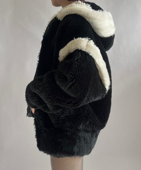 【USED】  Fake Fur Hooded Jacket /241221-011