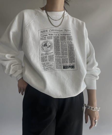 【USED】 Made in USA FRUIT OF THE ROOM News Paper Sweat Top / 231118-027