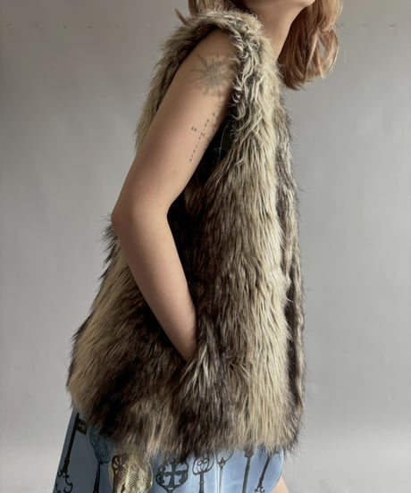 【USED】 FAUX Fur Vest  /251012-017