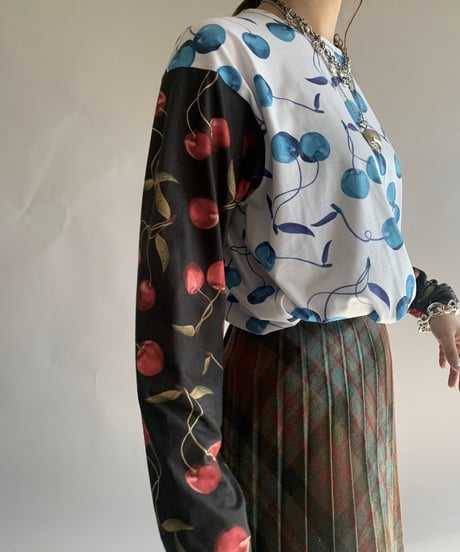 【USED】 CHOPOVA LOWENA Cherry Print Top/241124-010