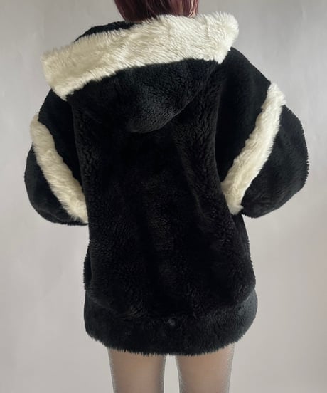 【USED】  Fake Fur Hooded Jacket /241221-011
