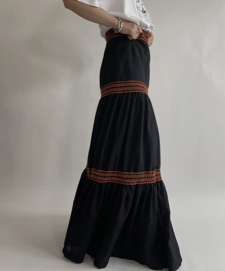 【USED】 Embroidered Flare Long Skirt / 220611-003