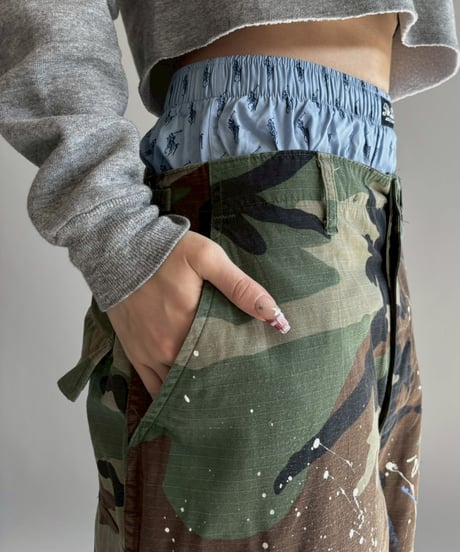 【USED】 Military Camouflage Painted Cut off Shorts / 251108-016