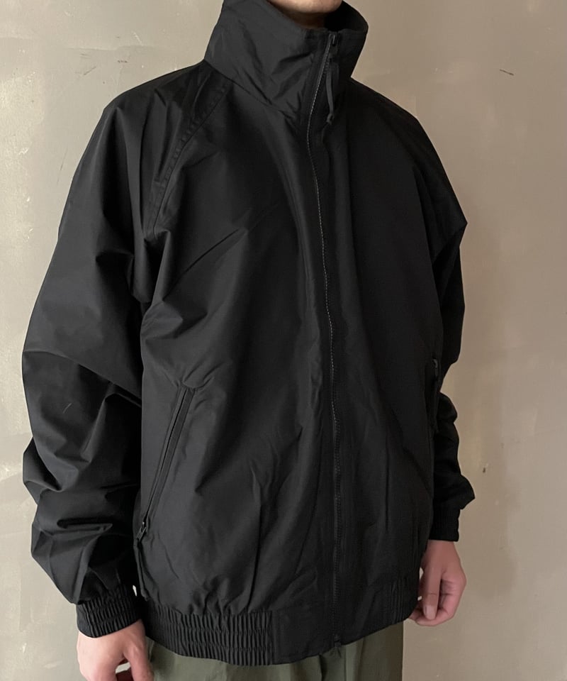 トライマウンテン   Volunteer Nylon jacket BLK