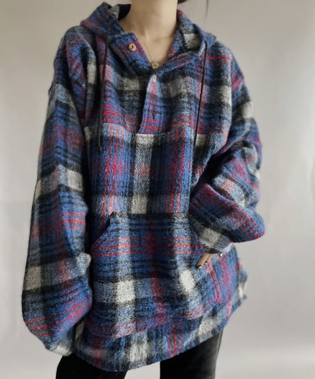 【USED】 Long Sleeved Pullover Hoodie / 221210-008