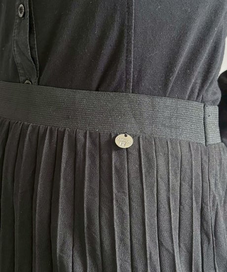 【USED】 Pleats Skirt / 260228-010