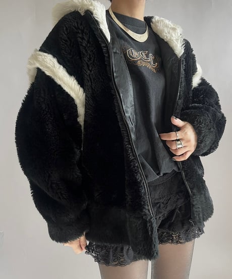 【USED】  Fake Fur Hooded Jacket /241221-011
