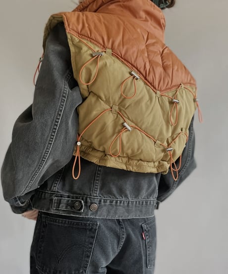 【RE;CIRCLE】 RE Draw Code Down Vest Beige×Orange / 221215-003