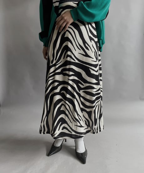 【USED】 Zebra Patterned Long Skirt / 230415-036