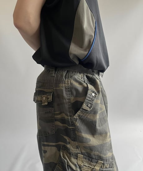 【USED】 Camouflage Wide Cargo Shorts /250712-014