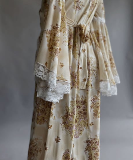 【USED】 Flower Pattern Flare Sleeve  Poly One-piece / 230506-026