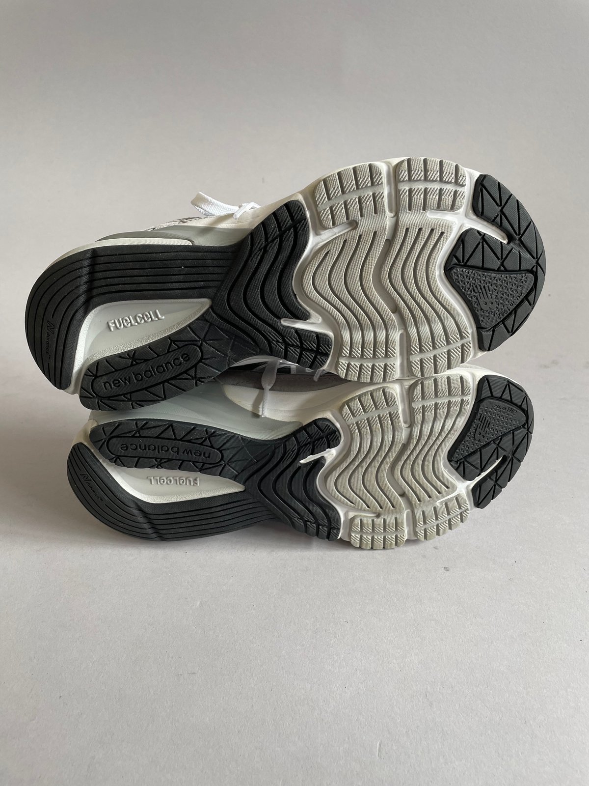 今週の新着アイテム Dead Stock New Balance 990V6 Kids Shoes / 24042 ストラップ