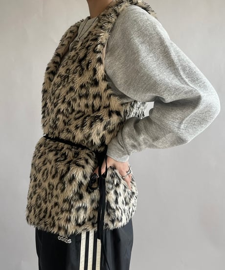 【USED】 Leopard Patterned Fake Fur Vest /241221-002