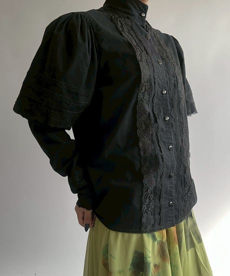 【USED】 Lace Pattern Sleeve Design Blouse  /251012-005