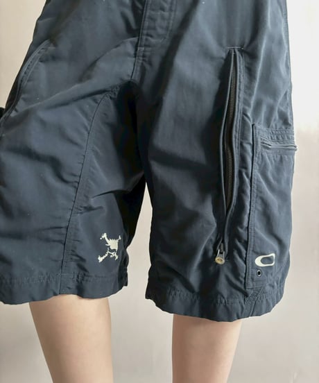 【USED】 Oakley Zip Design Nylon Cargo Shorts /260328-026