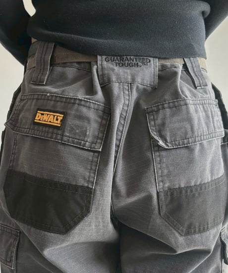 【USED】 DEWALT Multi-Pocket Shorts / 251004-022