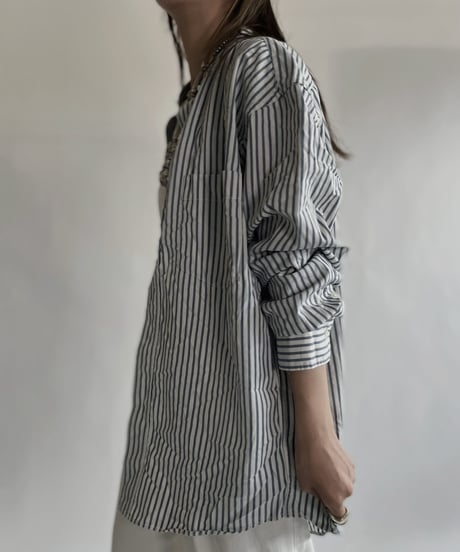 【RE;CIRCLE】 RE Collarless Striped Shirt / 220609-008