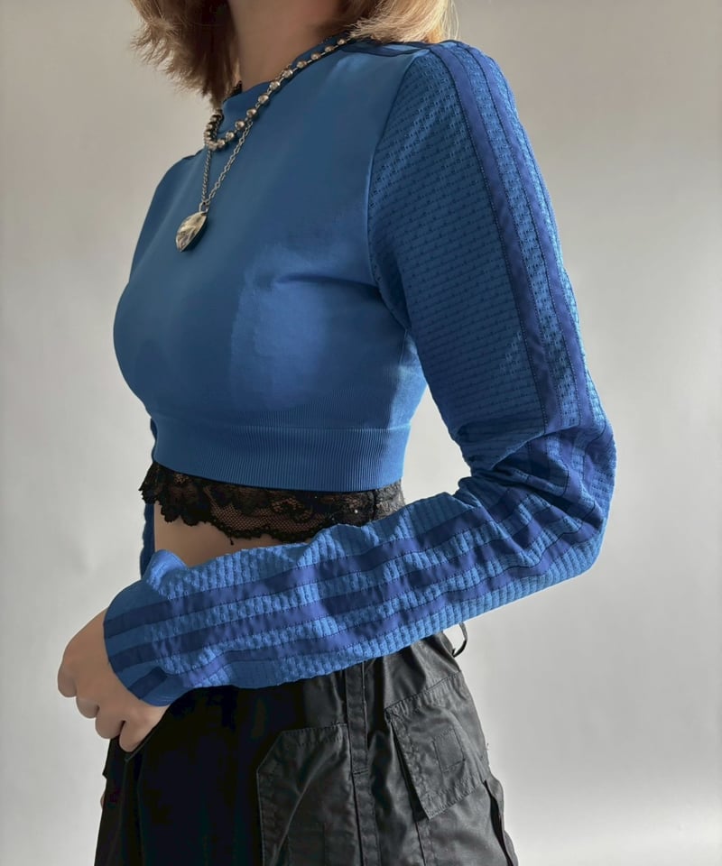 新品未使用 タグ付 adidas ivypark M モノグラム クロップトップ トップス ivy park adidas adidas IVY PARK Crewneck Top Triple