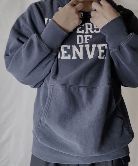 【USED】  Champion Reverse Weave Hoodie UNIVERCITY OF DENVER/211116-053