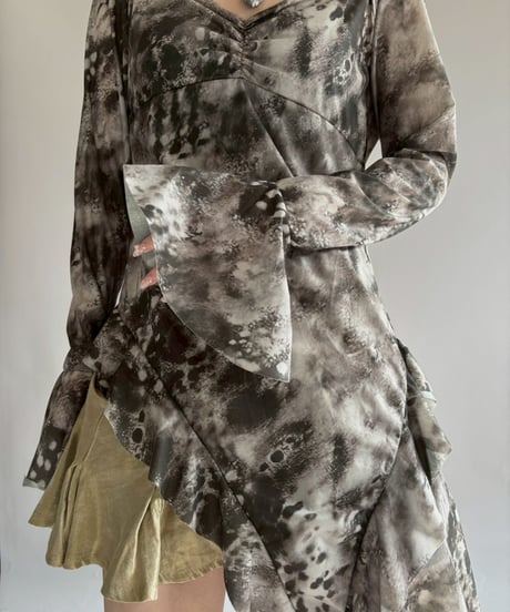 【USED】 Sheer Asymmetry Design Top /251206-021