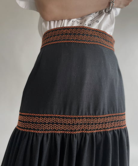 【USED】 Embroidered Flare Long Skirt / 220611-003