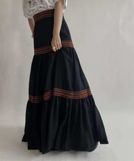 【USED】 Embroidered Flare Long Skirt / 220611-003