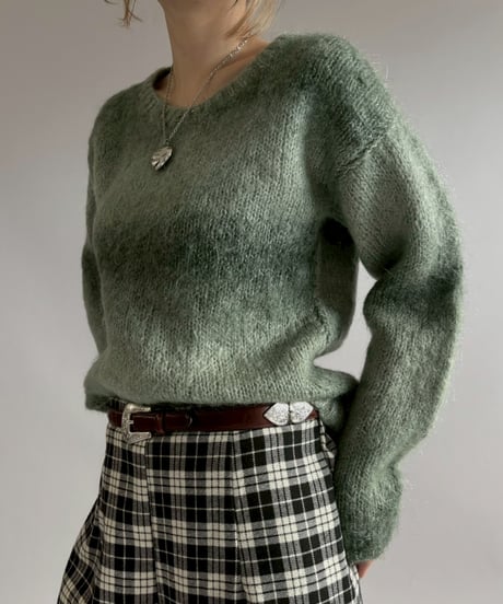 【USED】 Gradient Color Knit / 260117-014