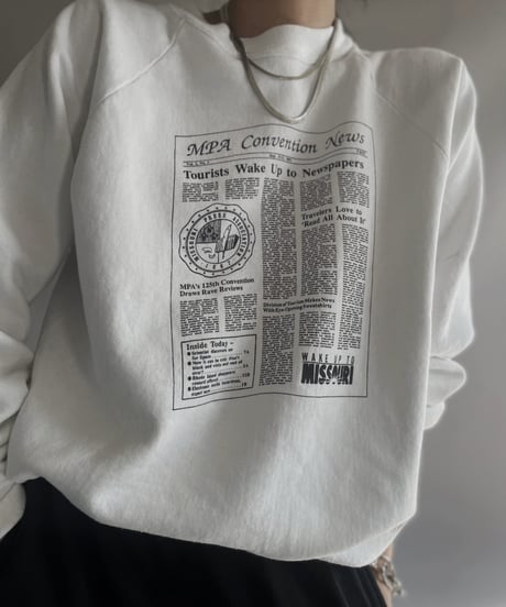 【USED】 Made in USA FRUIT OF THE ROOM News Paper Sweat Top / 231118-027