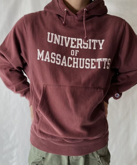 【USED】   Champion Reverse Weave Hoodie UNIVERSITY OF MASSACHUSETTS/211007-049