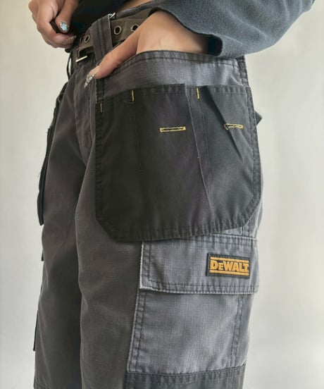【USED】 DEWALT Multi-Pocket Shorts / 251004-022
