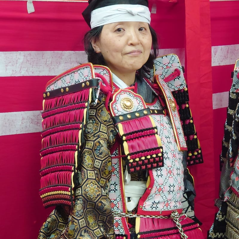 手づくり大鎧 -岡山県立博物館所蔵 赤韋縅鎧(信濃赤木氏伝来鎧) 風