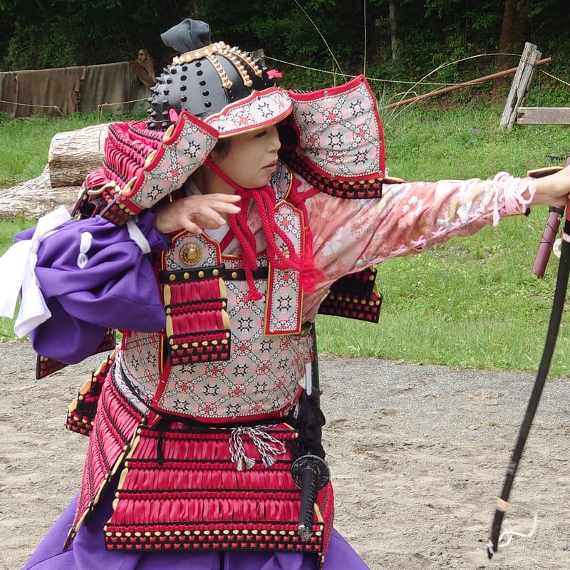 手づくり大鎧 -岡山県立博物館所蔵 赤韋縅鎧(信濃赤木氏伝来鎧) 風