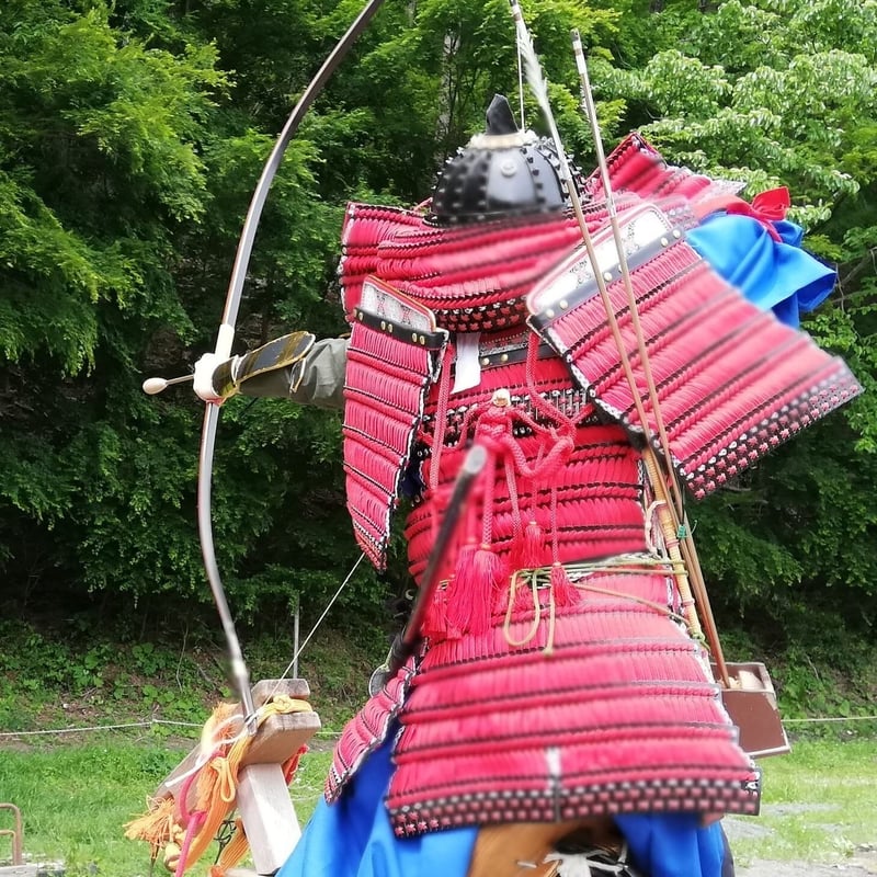 手づくり大鎧 -武州御嶽神社所蔵 赤絲縅鎧(畠山重忠鎧) 風- | 鎌倉武士の店