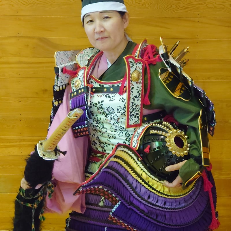 手づくり大鎧 -大山祇神社所蔵 紫裾濃縅鎧(源義経鎧) 風- | 鎌倉