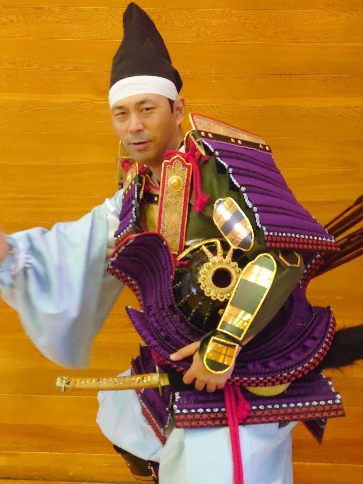 手づくり大鎧 -大山祇神社所蔵 紫綾縅鎧(源頼朝鎧) 風- | 鎌倉武士の店