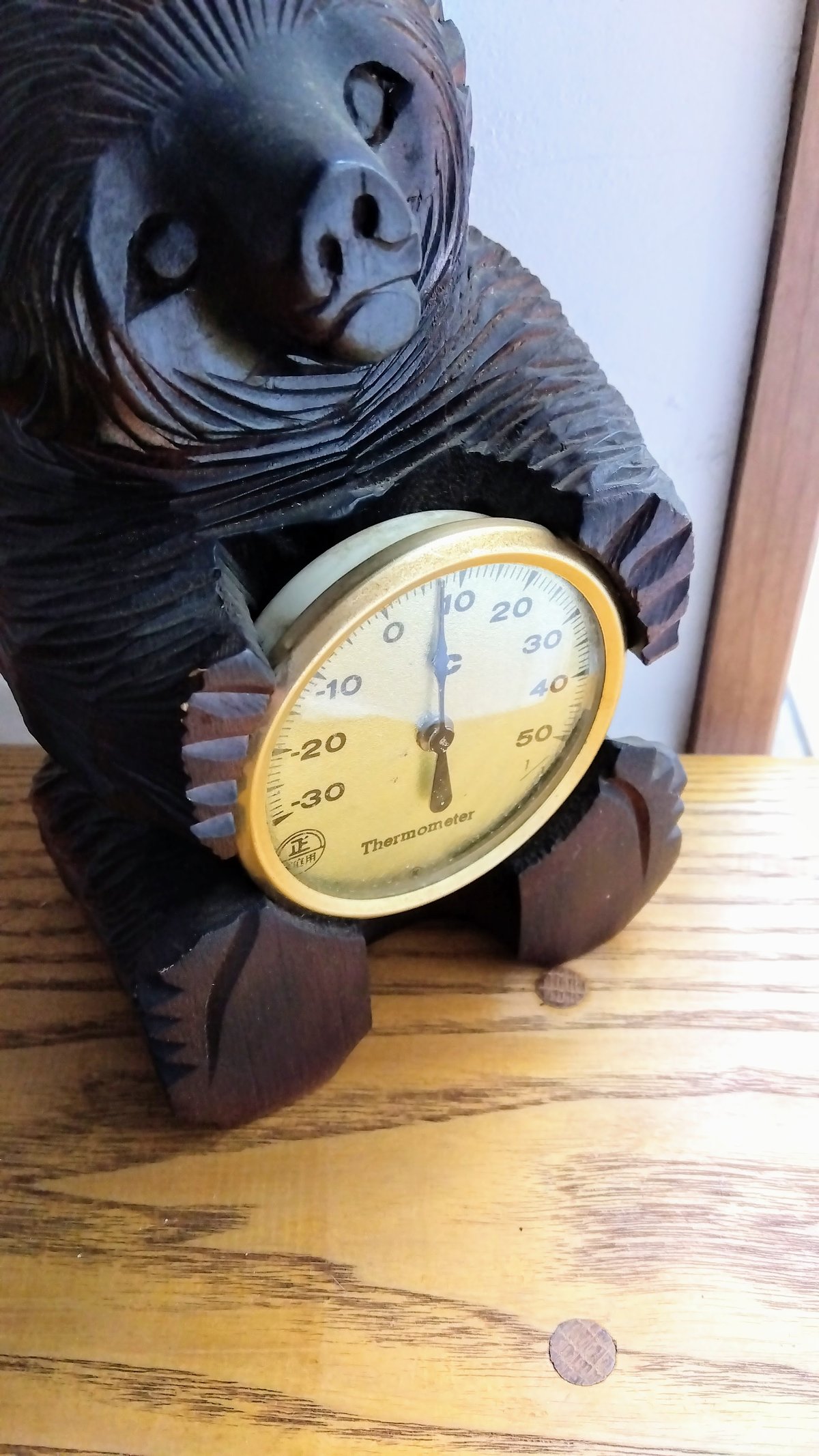 USED】温度計を抱えた木彫り熊 | Bis&Ket DIY shop